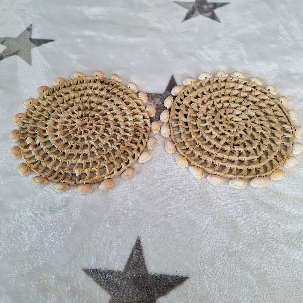 Rattan Woven Set of 2 Trivet Coasters‎ 6" Puka Cowie  Seashell Trim Beach Decor